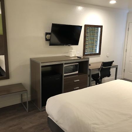 Gilroy Inn מראה חיצוני תמונה