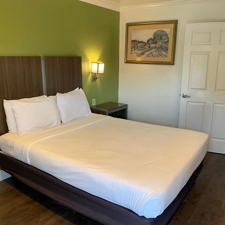 Gilroy Inn מראה חיצוני תמונה