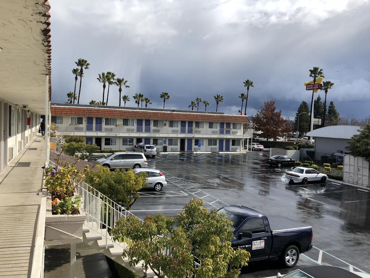 Gilroy Inn מראה חיצוני תמונה