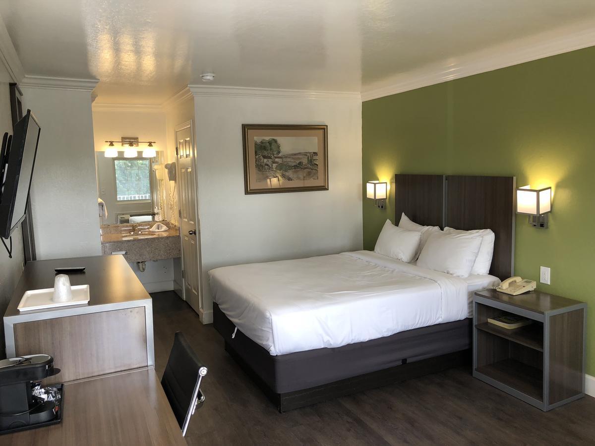 Gilroy Inn מראה חיצוני תמונה