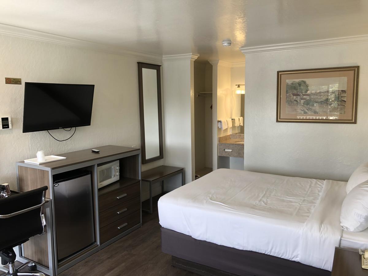 Gilroy Inn מראה חיצוני תמונה