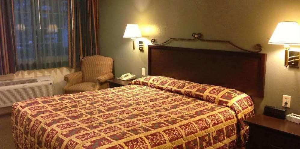 Gilroy Inn מראה חיצוני תמונה