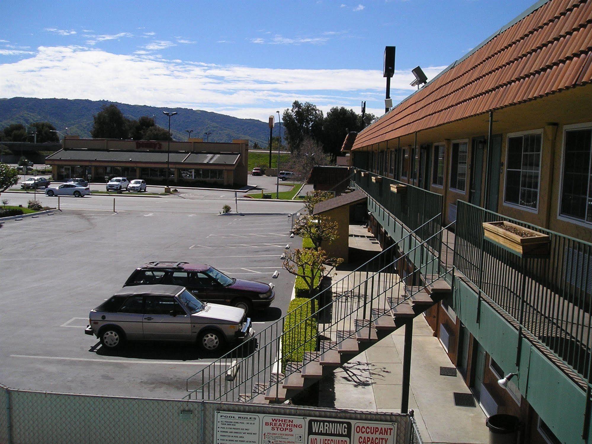 Gilroy Inn מראה חיצוני תמונה
