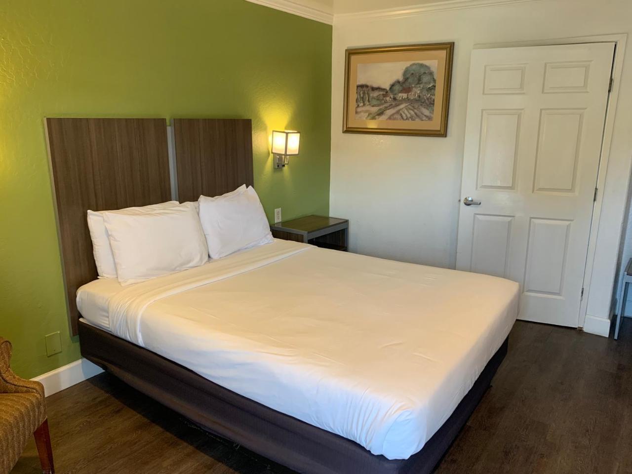 Gilroy Inn מראה חיצוני תמונה